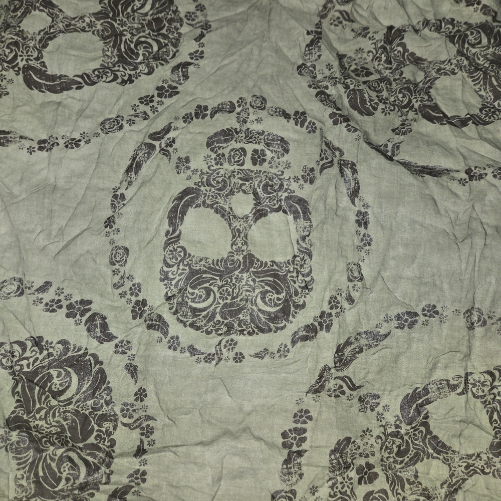BNWOT Green Black Floral Sugar Skull Print Large Lightweight Scarf